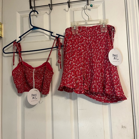 small red matching top and shorts from princess polly - Picture 2 of 3